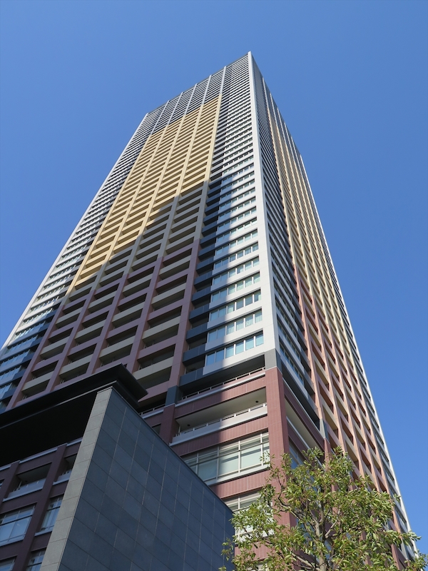 地上52階、分譲価格約4100万円〜1億2500万円のマンションに変身